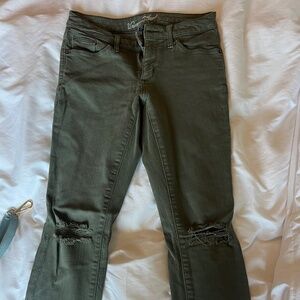 Universal Thread Ripped Skinny Jeans